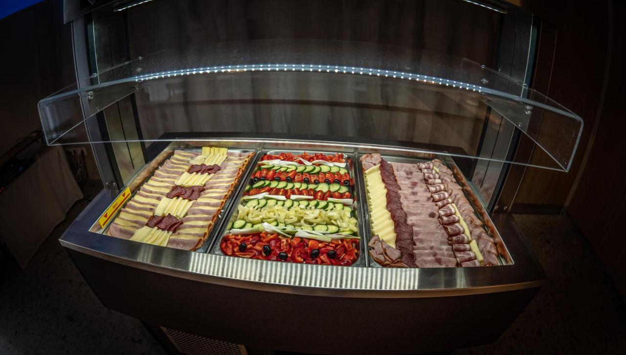 Hotel Novy Kastiel - Self Check-In Топольчани Екстер'єр фото
