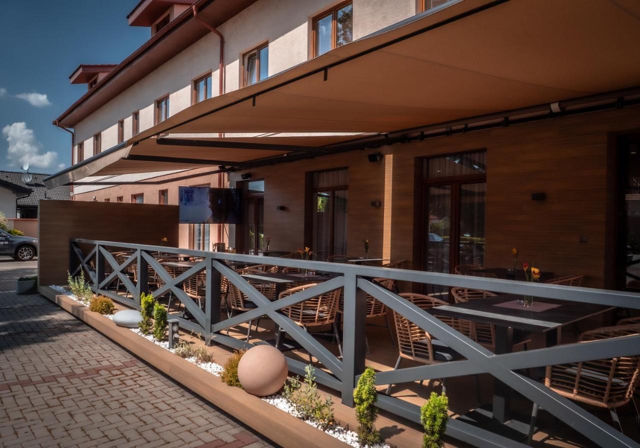 Hotel Novy Kastiel - Self Check-In Топольчани Екстер'єр фото